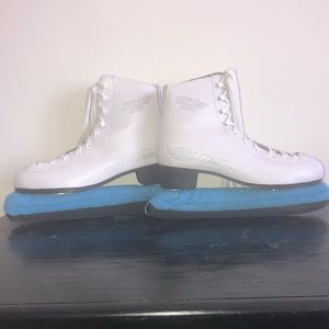 Ladies ice skates
